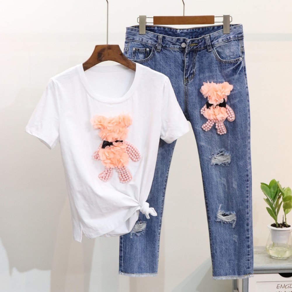Womens cute 2 pieces outfit. Jeans & T-shirt